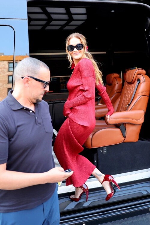 rita-ora-sexy-red-dress-braless-boobs-nyc-19.jpeg