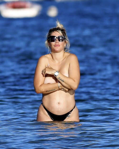 wanda-nara-topless-big-breasts-thong-bikini-ibiza-004-801x1000.jpeg