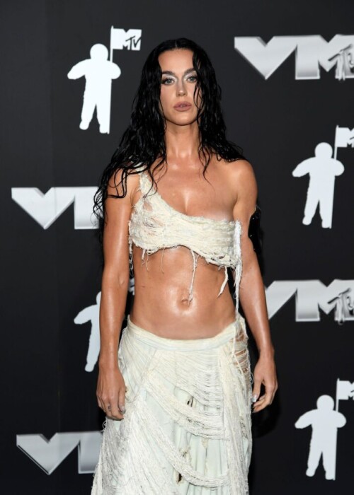 katy perry sexy braless look mtv vmas 020 714x1000