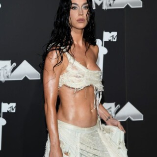 katy-perry-sexy-braless-look-mtv-vmas-035-1-667x1000.th.jpeg